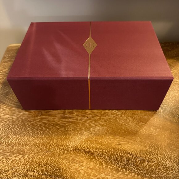 Charlotte Tilbury Gift Box - Picture 6 of 7